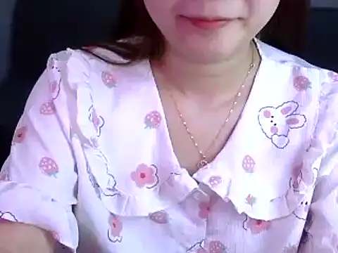 Snapshot of Bee_2k chatting on February 10, 2026, 5:06 am Bee 2k online show from February 10, 2026, 5:06 am