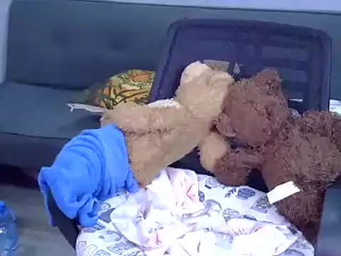 Snapshot of Bee_2k chatting on February 15, 2026, 7:51 am Bee 2k online show from February 15, 2026, 7:51 am