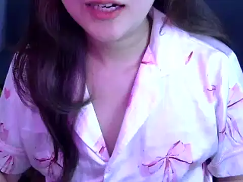 Snapshot of Bee_2k chatting on May 22, 2026, 4:21 am Bee 2k online show from May 22, 2026, 4:21 am