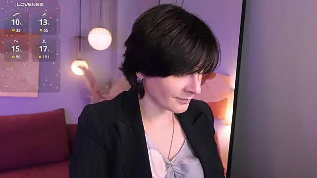 LorenDaze online show from June 19, 2026, 2:12 pm
