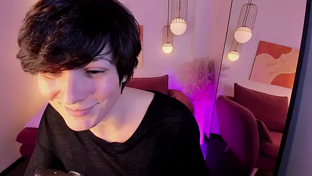 LorenDaze online show from November 21, 2025, 2:05 pm