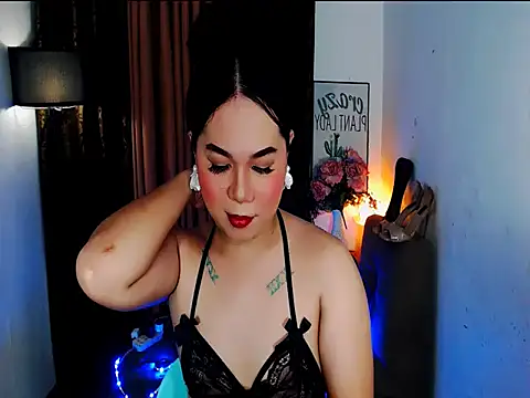 ELLIZABETHFORCUMXX online show from June 23, 2026, 1:31 pm