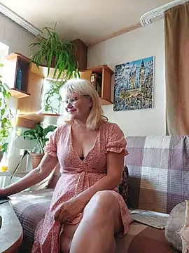 IrmaRose online show from August 3, 2026, 7:05 am