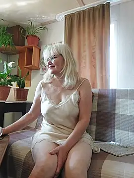 IrmaRose online show from July 6, 2026, 5:58 am
