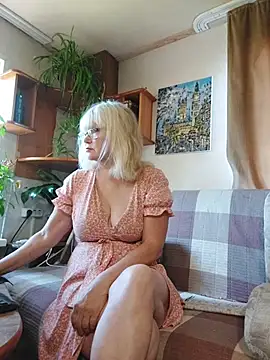 IrmaRose online show from August 5, 2026, 3:11 am
