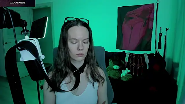 DivineBite online show from April 23, 2026, 5:03 pm