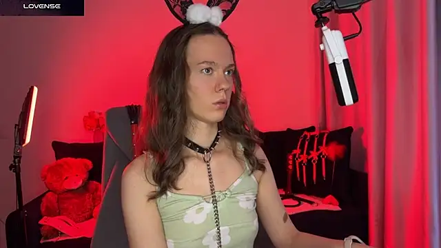 DivineBite online show from September 21, 2025, 3:28 pm