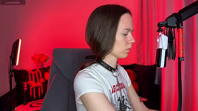 DivineBite online show from September 11, 2025, 4:18 pm