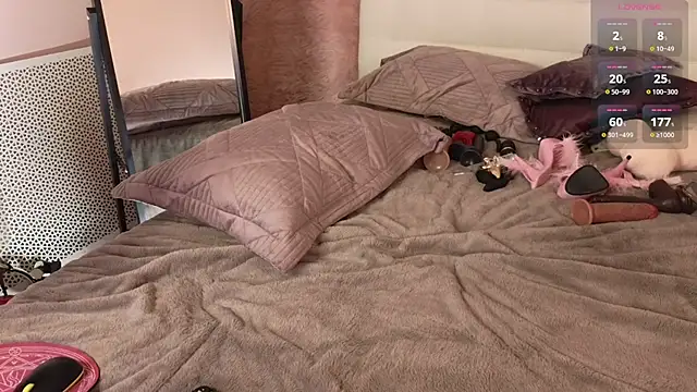 AmalyGreen online show from March 10, 2025, 1:43 pm