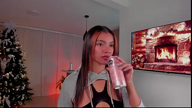 Snapshot of liagirl_cute chatting on January 6, 2026, 5:00 am liagirl cute online show from January 6, 2026, 5:00 am