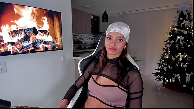 Snapshot of liagirl_cute chatting on December 19, 2025, 4:49 am liagirl cute online show from December 19, 2025, 4:49 am