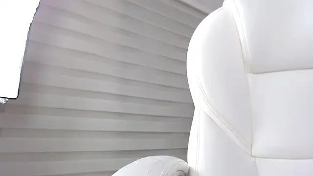 kimara lion online show from March 21, 2025, 4:06 am