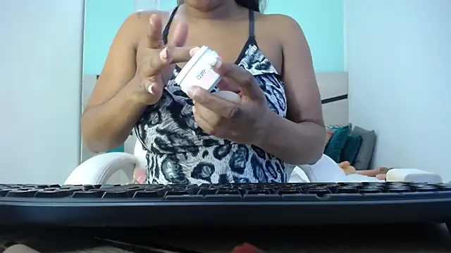 kimara lion online show from October 17, 2025, 7:59 pm