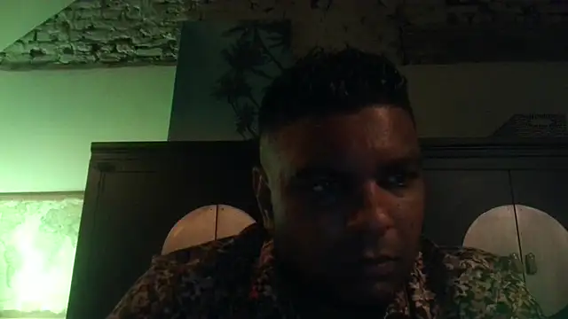 Snapshot of Bandusrilankasexymen chatting on January 17, 2026, 1:42 am Bandusrilankasexymen online show from January 17, 2026, 1:42 am