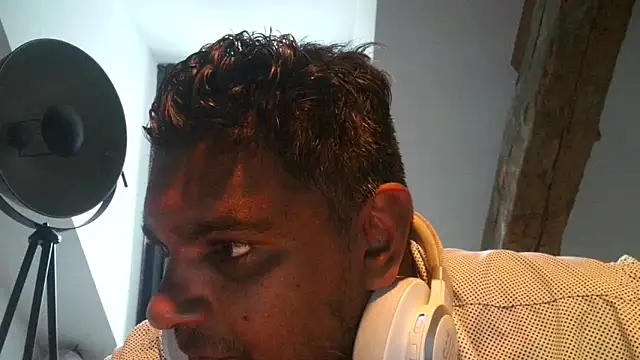 Snapshot of Bandusrilankasexymen chatting on February 5, 2025, 12:17 pm Bandusrilankasexymen online show from February 5, 2025, 12:17 pm