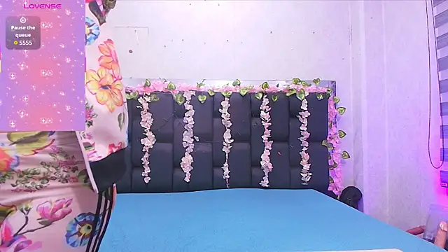  carolina fox online show from October 10, 2025, 3:07 am