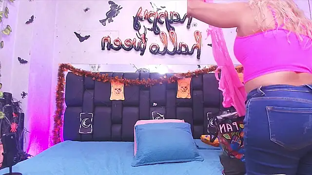  carolina fox online show from October 23, 2025, 3:05 am