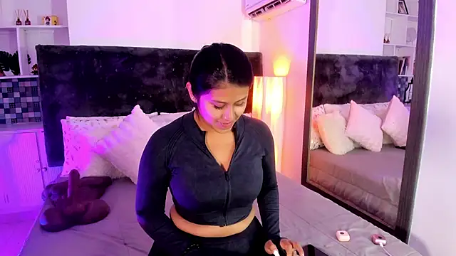 Karlagonzales  online show from June 4, 2026, 6:45 pm
