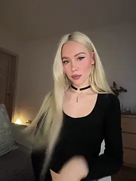 Snapshot of xDinnax chatting on November 21, 2025, 3:49 am xDinnax online show from November 21, 2025, 3:49 am