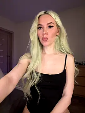 Snapshot of xDinnax chatting on September 30, 2025, 2:34 pm xDinnax online show from September 30, 2025, 2:34 pm