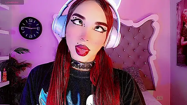 LeyXandrabraz online show from February 10, 2026, 9:36 pm