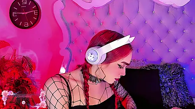 LeyXandrabraz online show from May 10, 2026, 8:22 pm