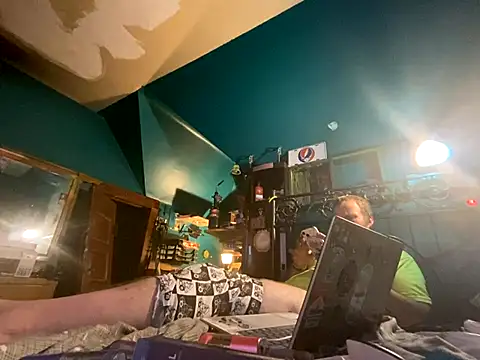 charactrzero online show from October 1, 2025, 6:18 am