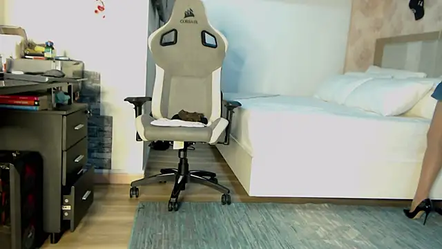 stefializon online show from October 22, 2025, 12:43 am