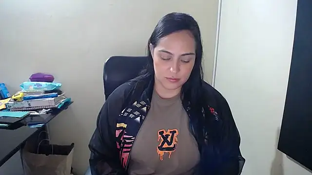 kendall 52 online show from February 12, 2025, 1:27 pm