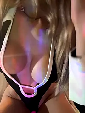 ladamoon online show from September 21, 2025, 12:38 am