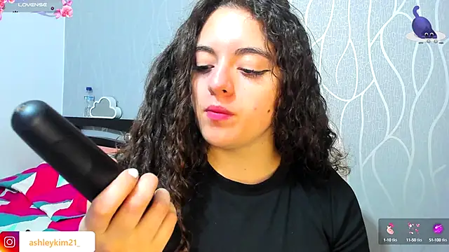 AshleyKim  online show from September 21, 2025, 12:27 am