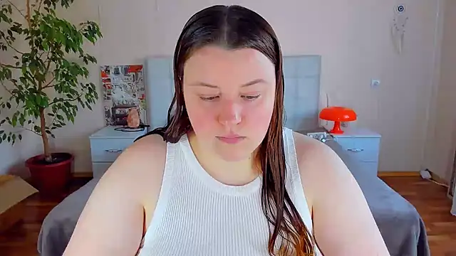 PolinaSalvatore online show from August 7, 2026, 3:18 pm