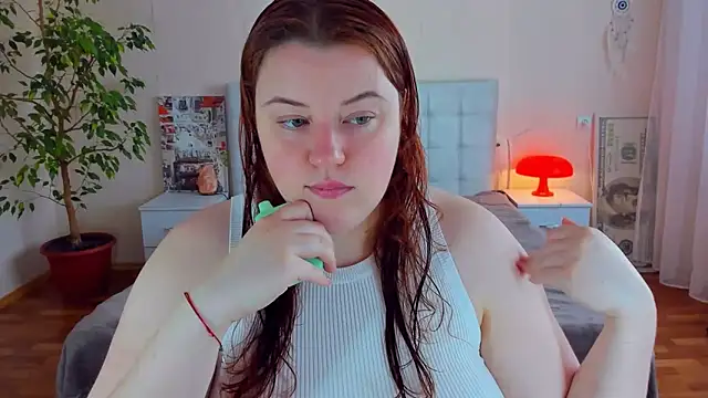 Snapshot of PolinaSalvatore chatting on June 18, 2026, 2:44 pm PolinaSalvatore online show from June 18, 2026, 2:44 pm