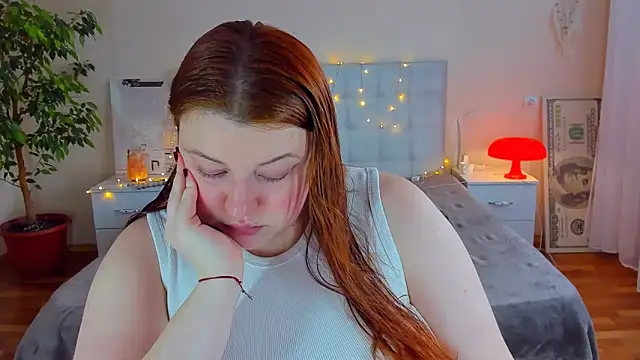 PolinaSalvatore online show from February 25, 2026, 1:11 pm