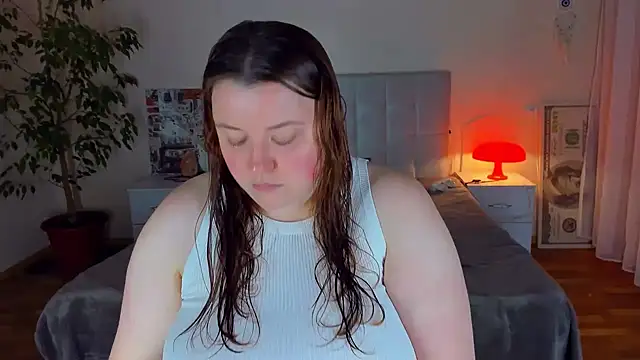 PolinaSalvatore online show from July 21, 2026, 6:42 pm