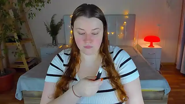 PolinaSalvatore online show from November 14, 2025, 4:21 pm