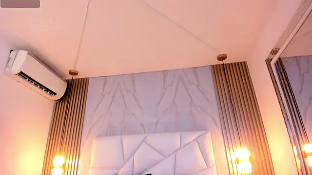 cinthya11 online show from January 24, 2025, 7:18 pm