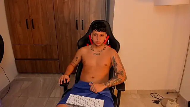 Jake simons online show from September 27, 2025, 1:56 am