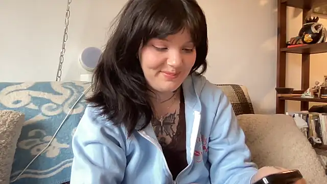 Snapshot of SweetMaisie chatting on February 16, 2026, 10:51 pm SweetMaisie online show from February 16, 2026, 10:51 pm