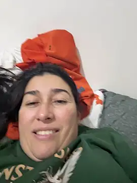 andreaisis2 online show from April 27, 2026, 3:15 am