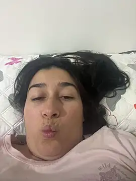 andreaisis2 online show from June 16, 2026, 3:06 am