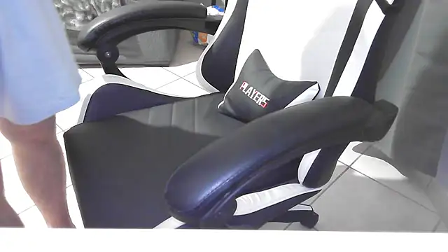 simoninside25 online show from September 18, 2025, 9:07 pm