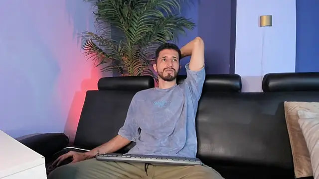 sam bisex online show from April 1, 2026, 4:03 am