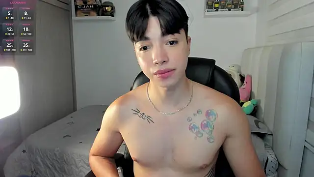 santy7v7 online show from November 28, 2025, 1:33 pm