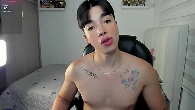 santy7v7 online show from December 14, 2025, 2:33 pm