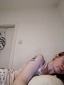 jannis1992 online show from October 13, 2025, 5:42 am