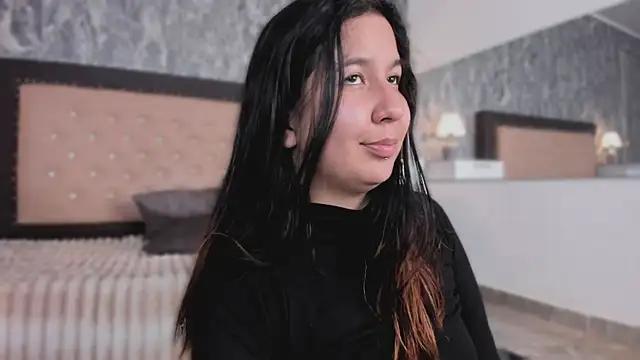 Lia sarahi online show from November 13, 2025, 11:47 am