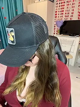 DienkaGreen online show from March 16, 2026, 3:48 pm