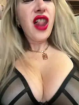 Kittenforyou online show from May 5, 2026, 9:01 am