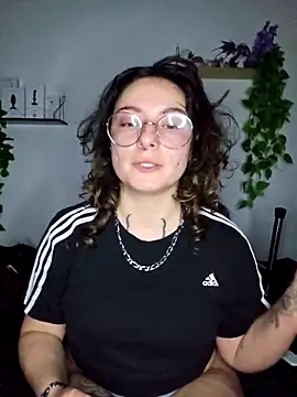 Moxxxie online show from September 29, 2025, 5:36 am